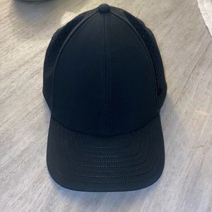 Melin Hat Hydro A Game Baseball cap - worn a few times, does fit my head well